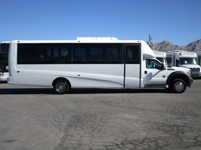 2016 Grech Motors GM33 Executive Style Shuttle Bus S33511 4 1